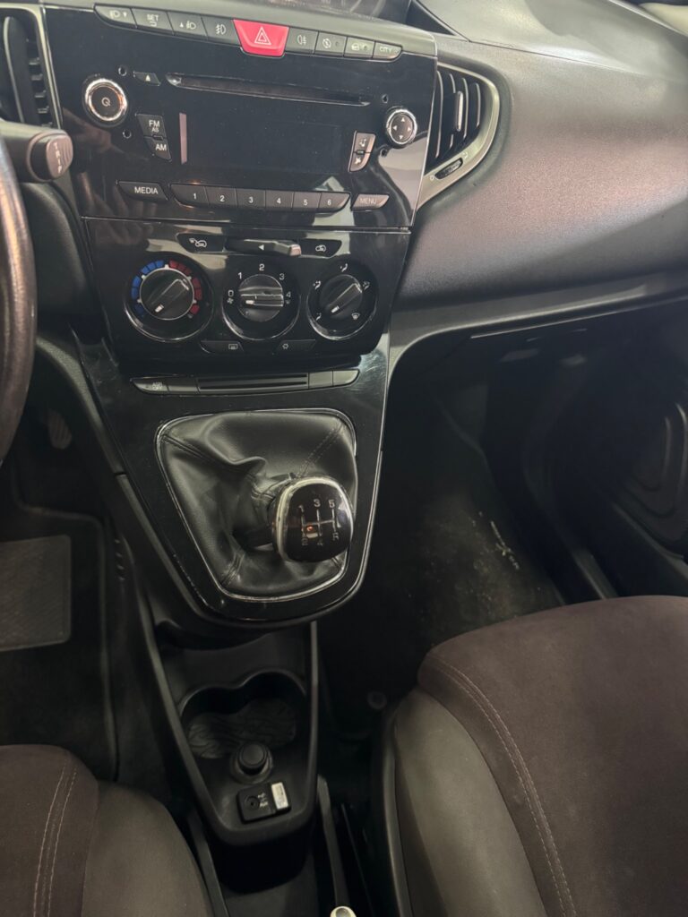 Lancia ypsilon 1.3 diesel